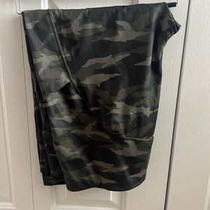 Athleta Ultimate Camo 7/8 Tight - 3X